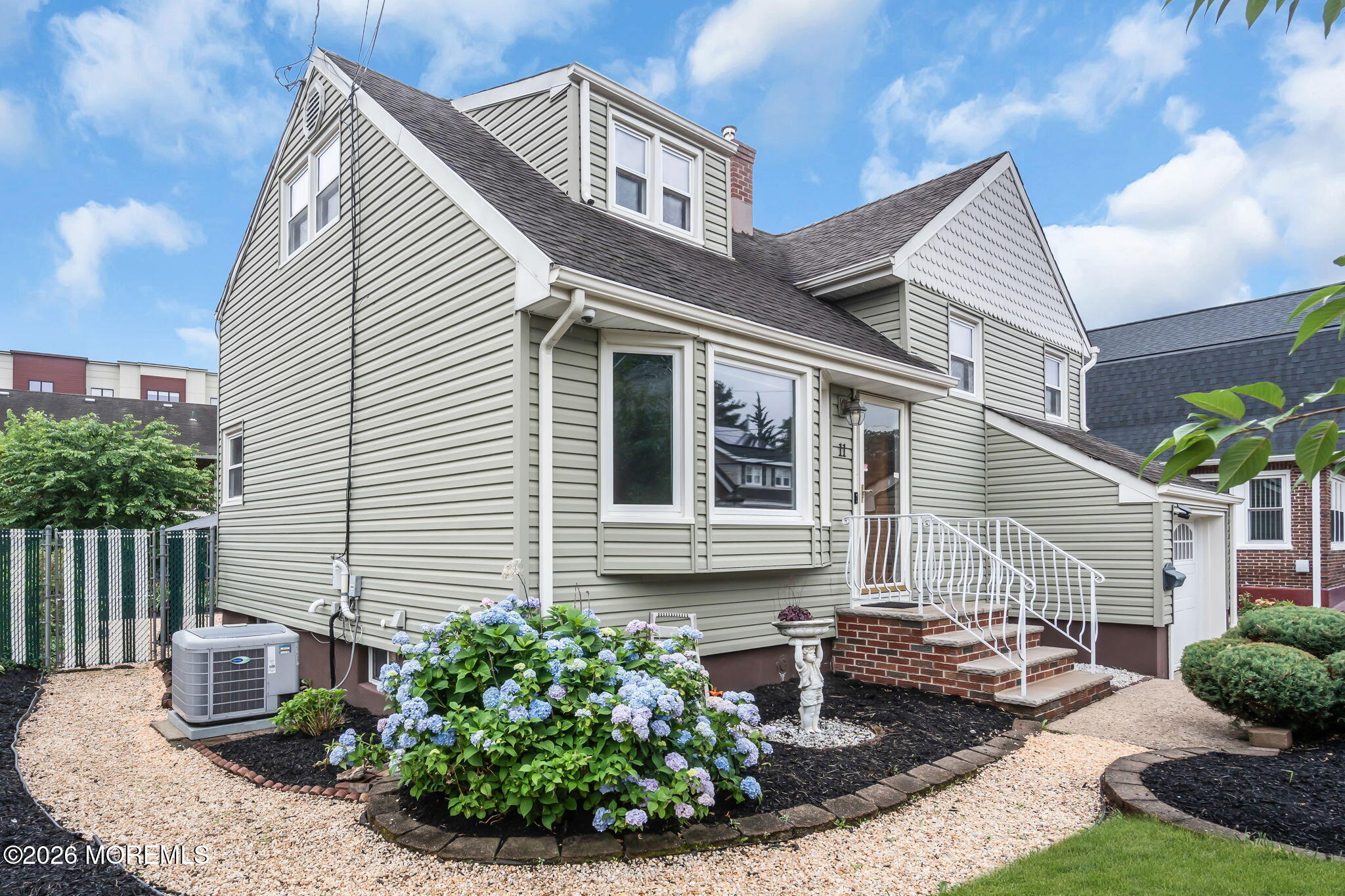 11 E Grove Avenue