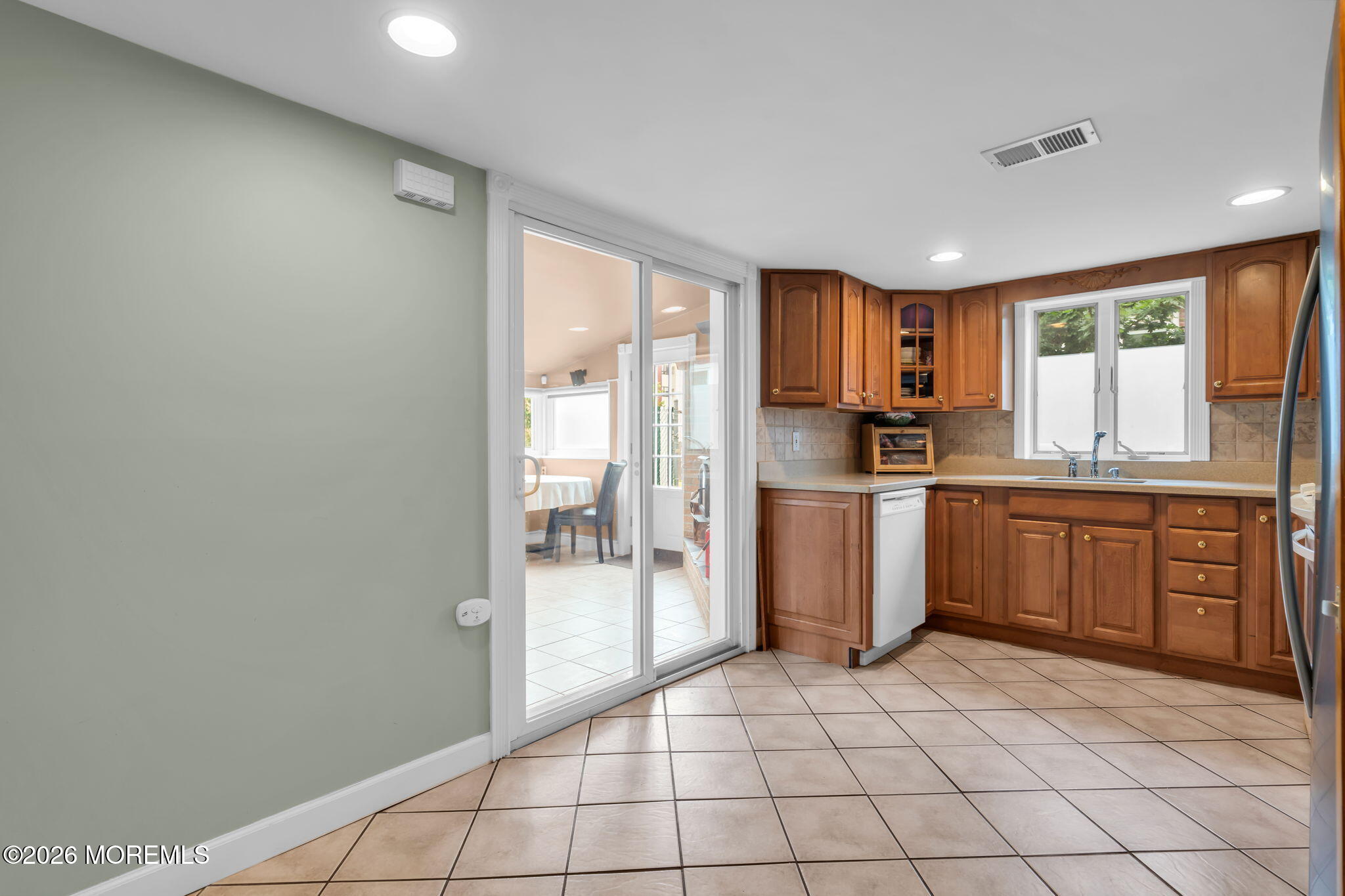 11 E Grove Avenue