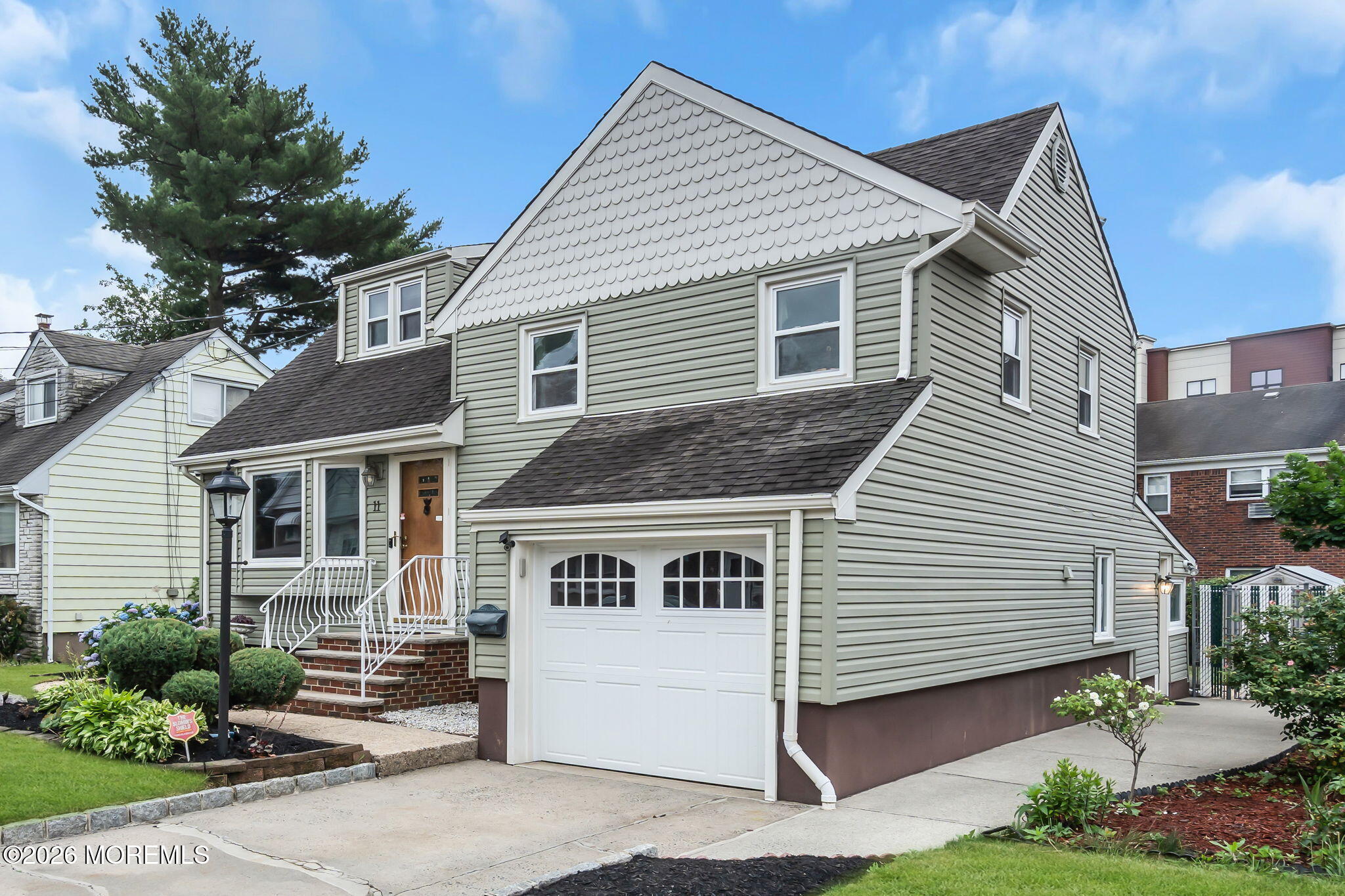 11 E Grove Avenue