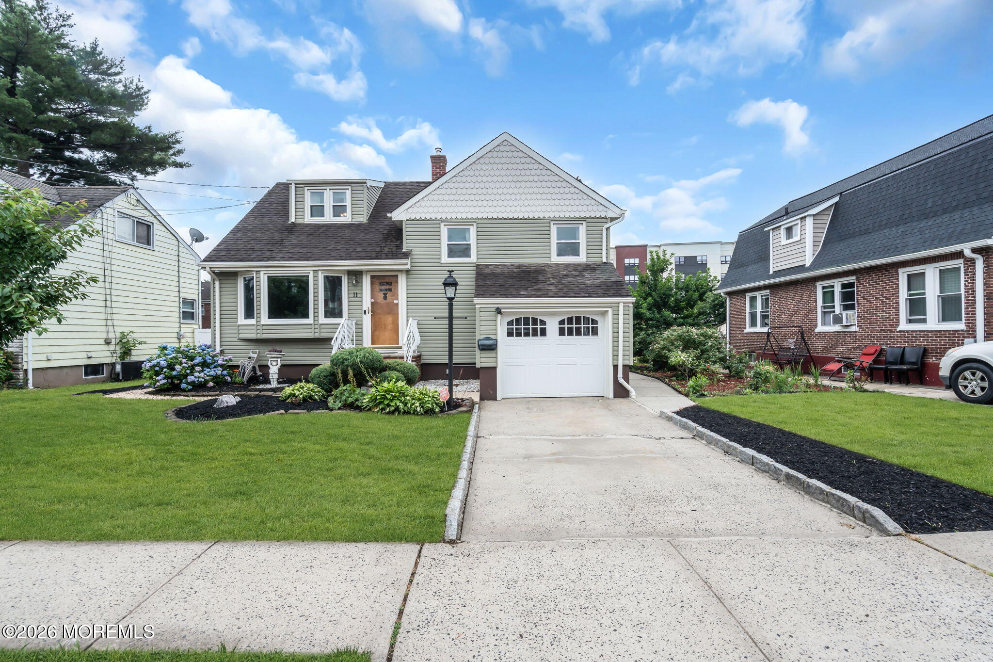 11 E Grove Avenue