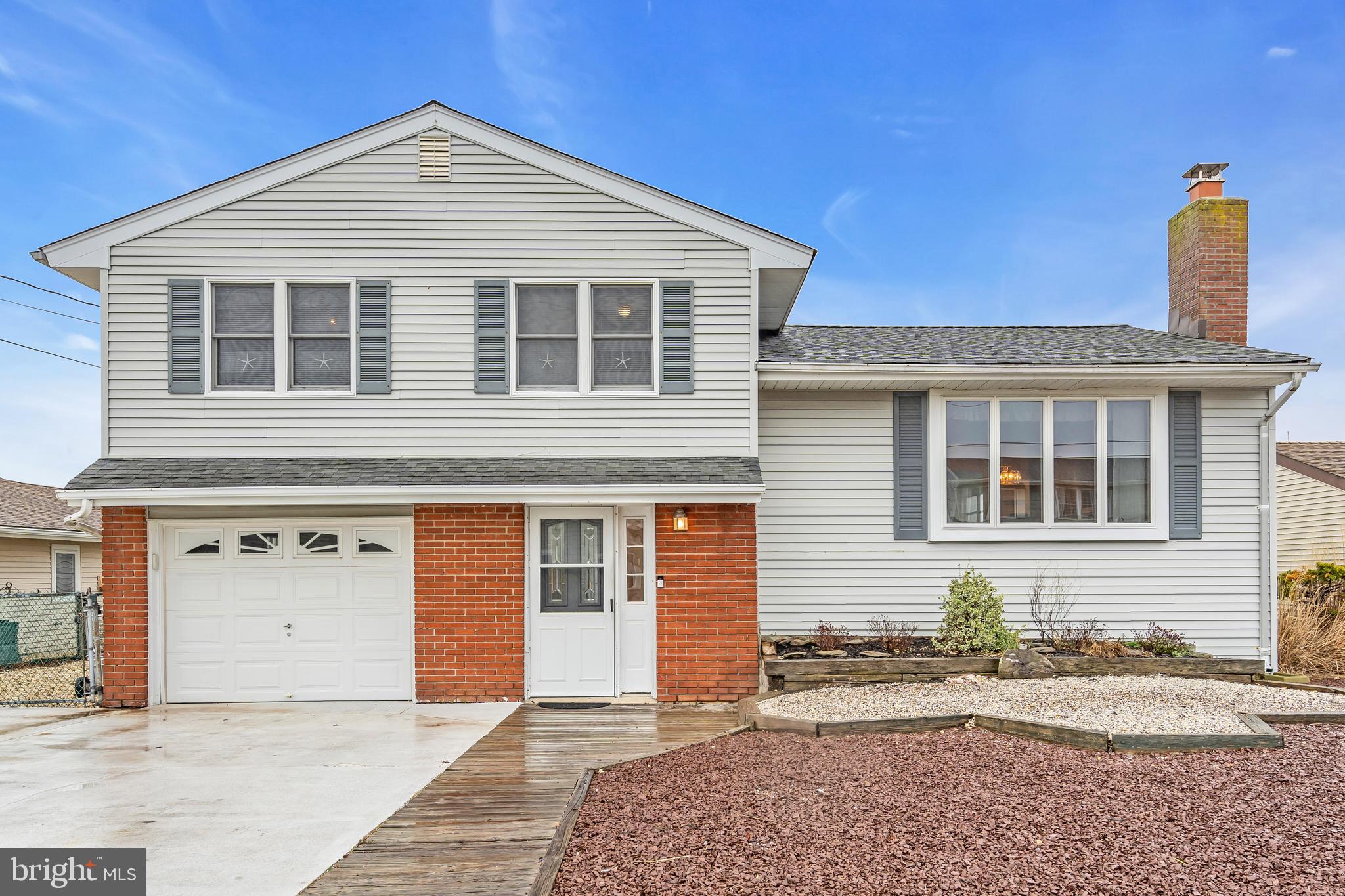 220 MONTCLAIR ROAD S