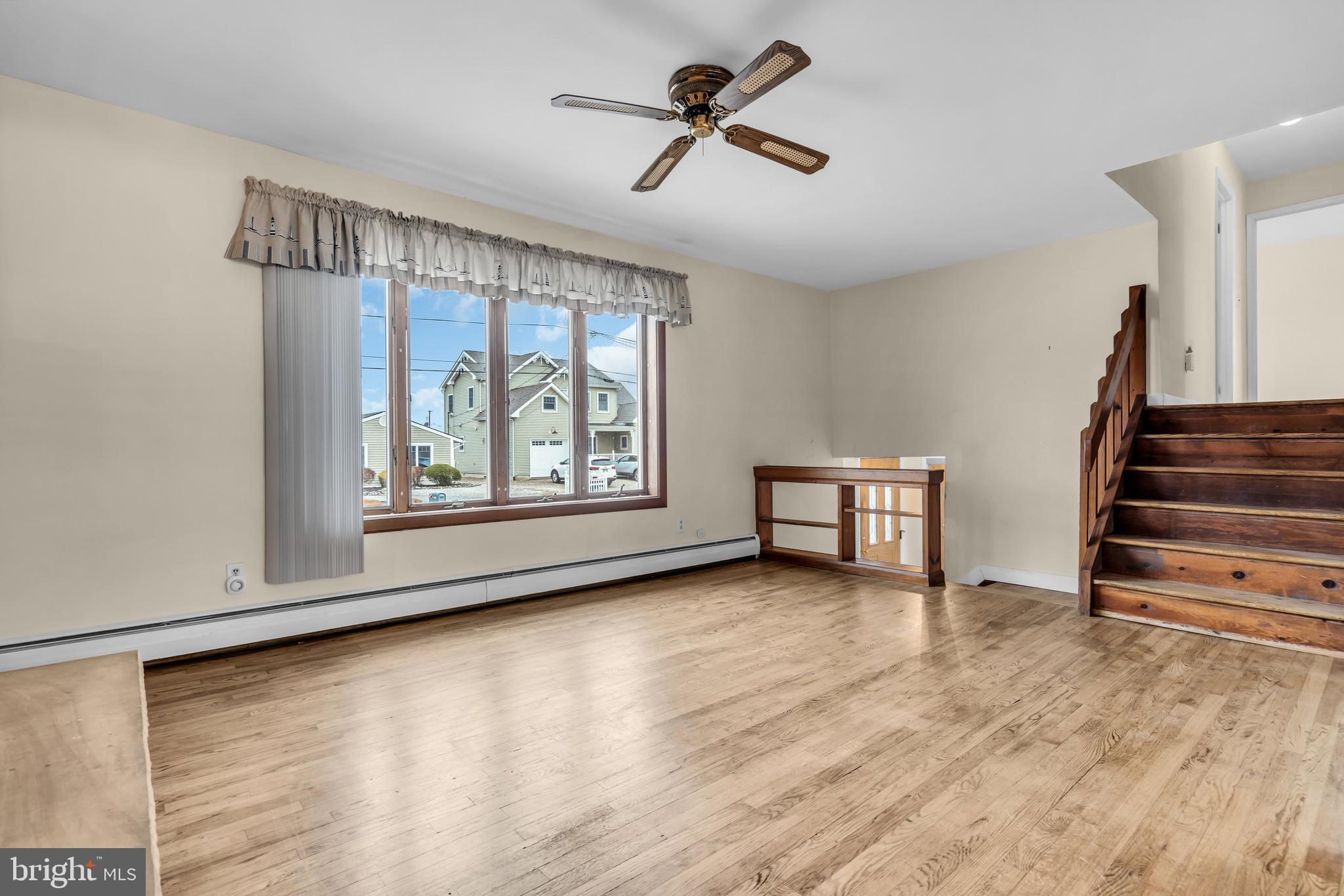 220 MONTCLAIR ROAD S