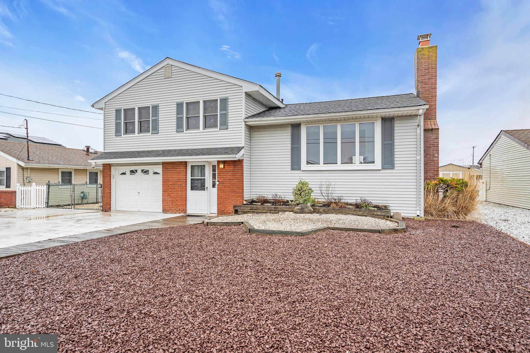 220 MONTCLAIR ROAD S