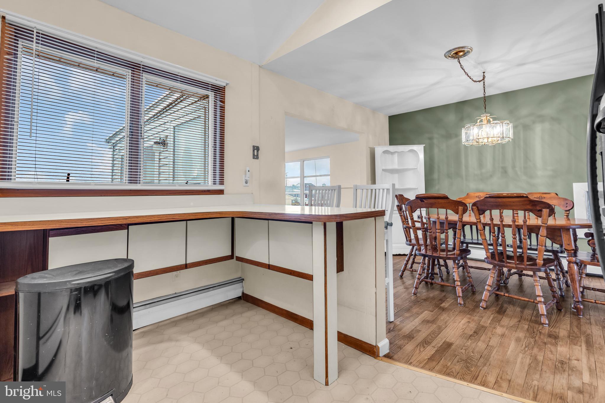 220 MONTCLAIR ROAD S