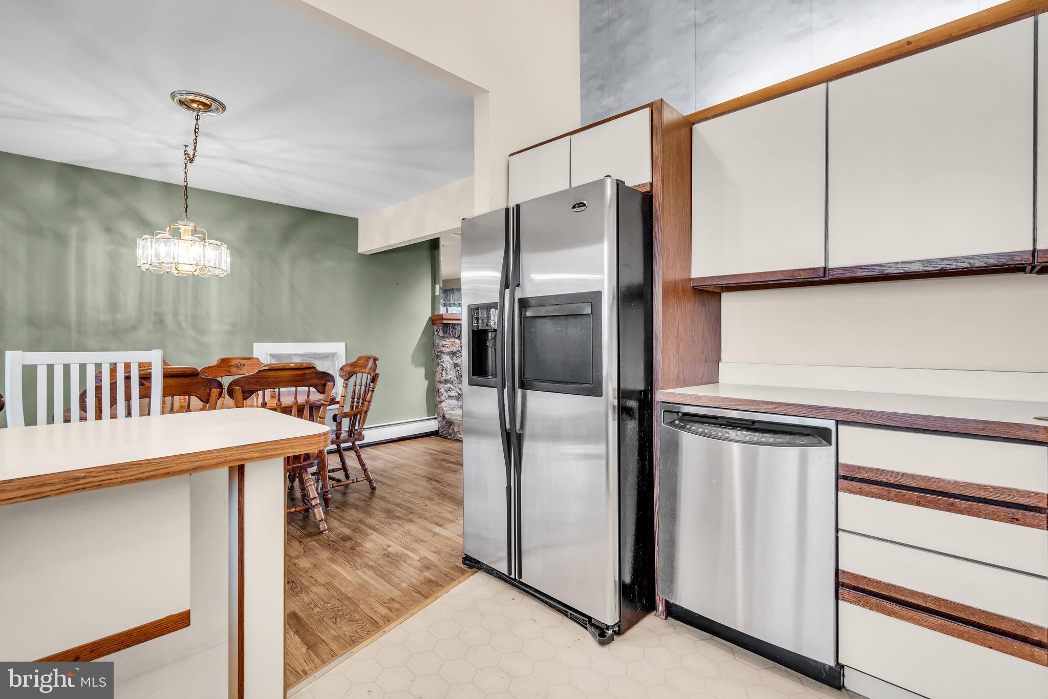 220 MONTCLAIR ROAD S