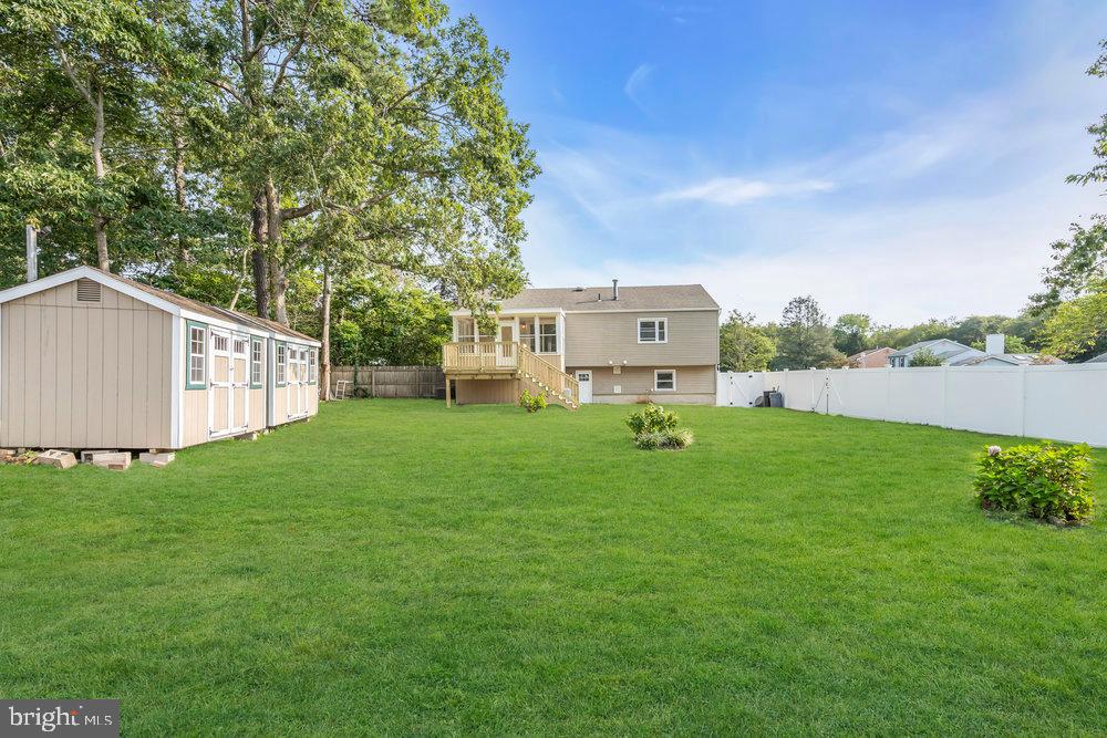 201 PHEASANT HOLLOW DRIVE