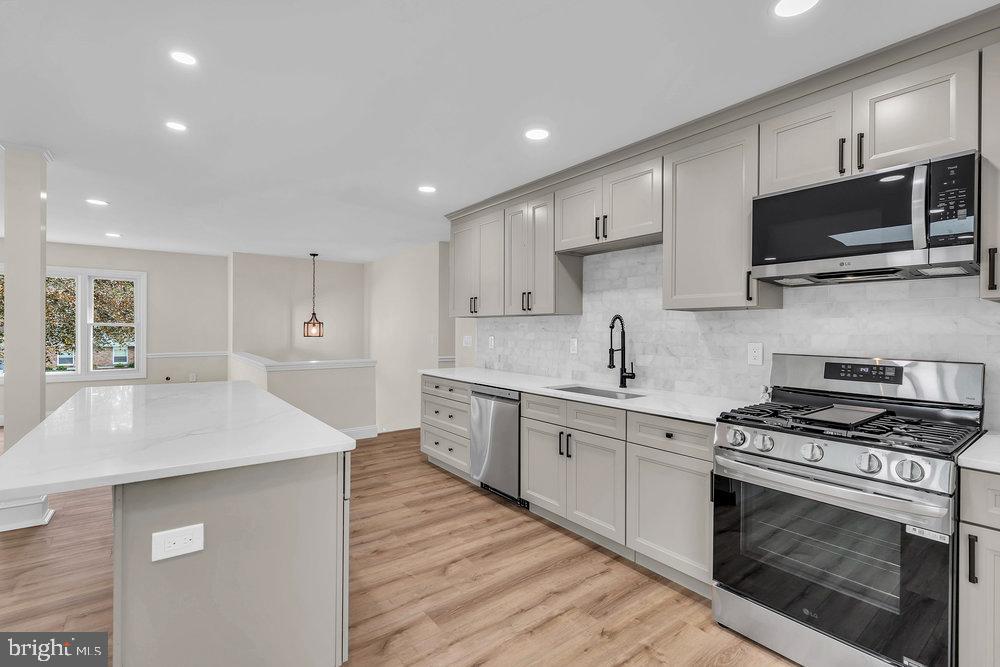 201 PHEASANT HOLLOW DRIVE