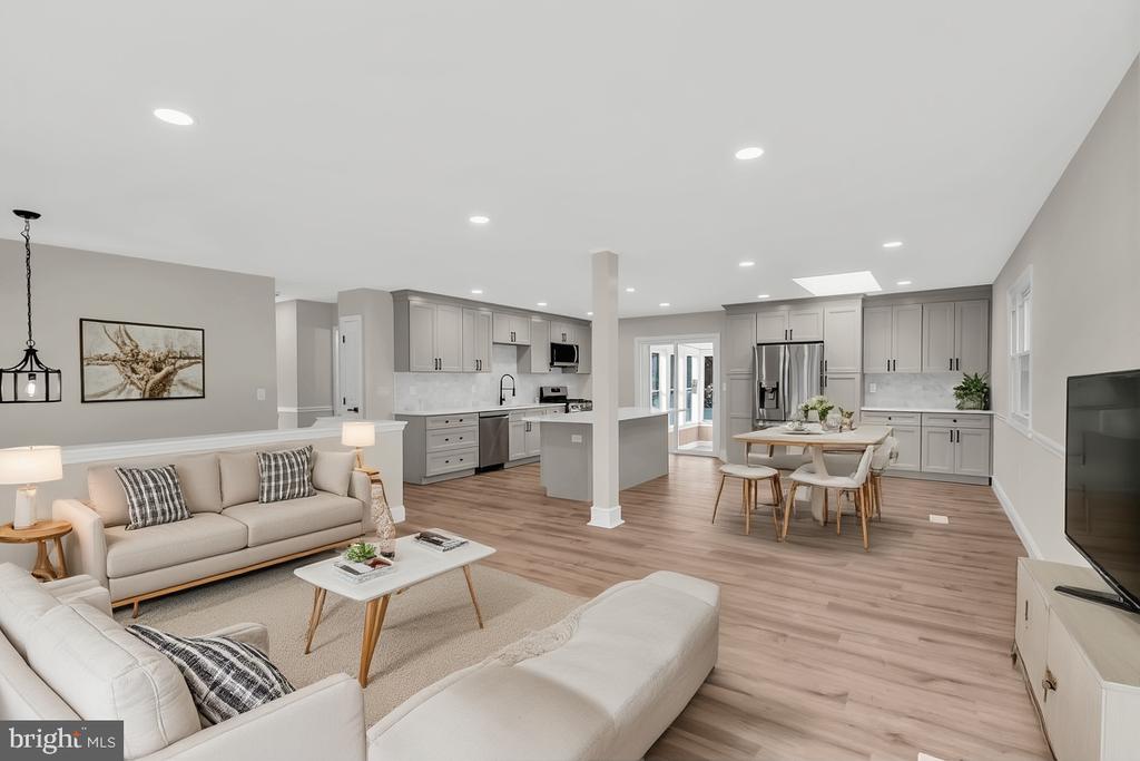 201 PHEASANT HOLLOW DRIVE