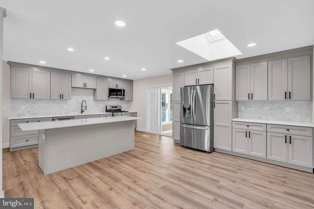 201 PHEASANT HOLLOW DRIVE