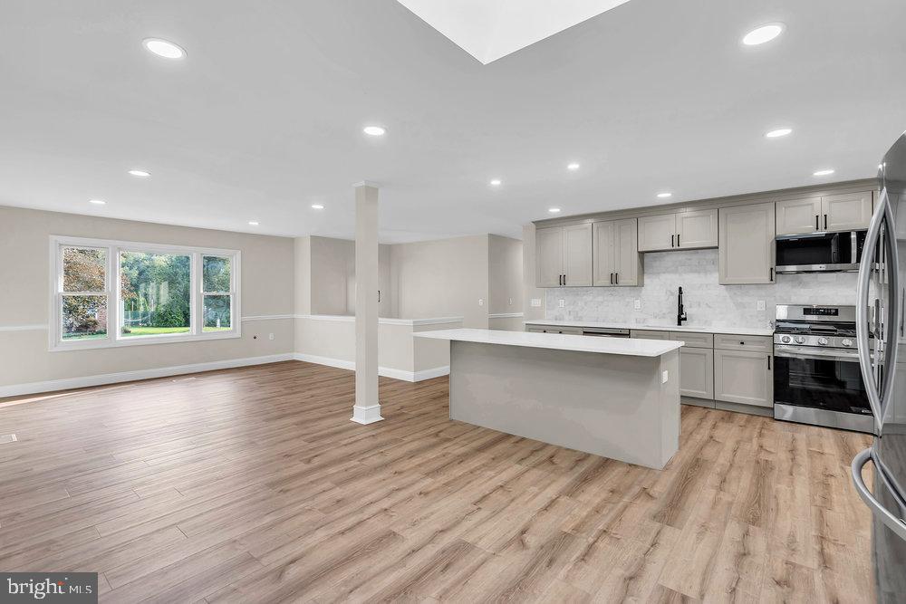 201 PHEASANT HOLLOW DRIVE