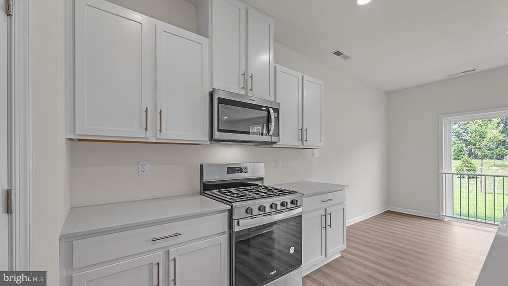 7 DAHLIA COURT