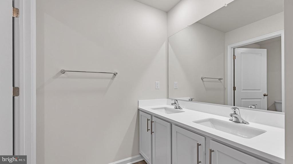 7 DAHLIA COURT
