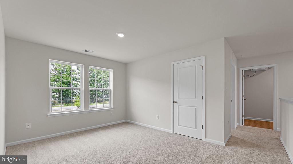 7 DAHLIA COURT