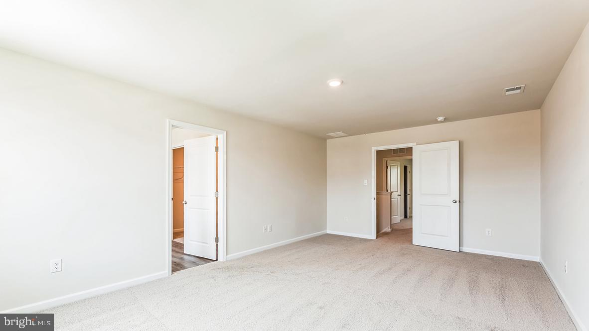 7 DAHLIA COURT