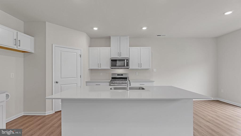 7 DAHLIA COURT