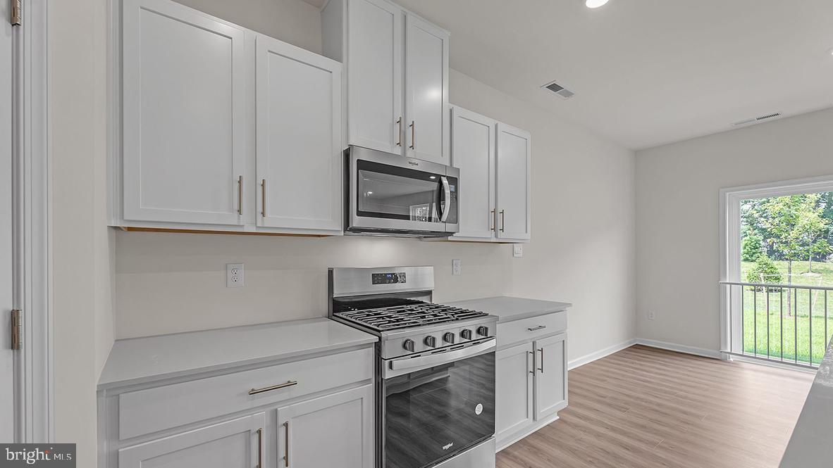 7 DAHLIA COURT