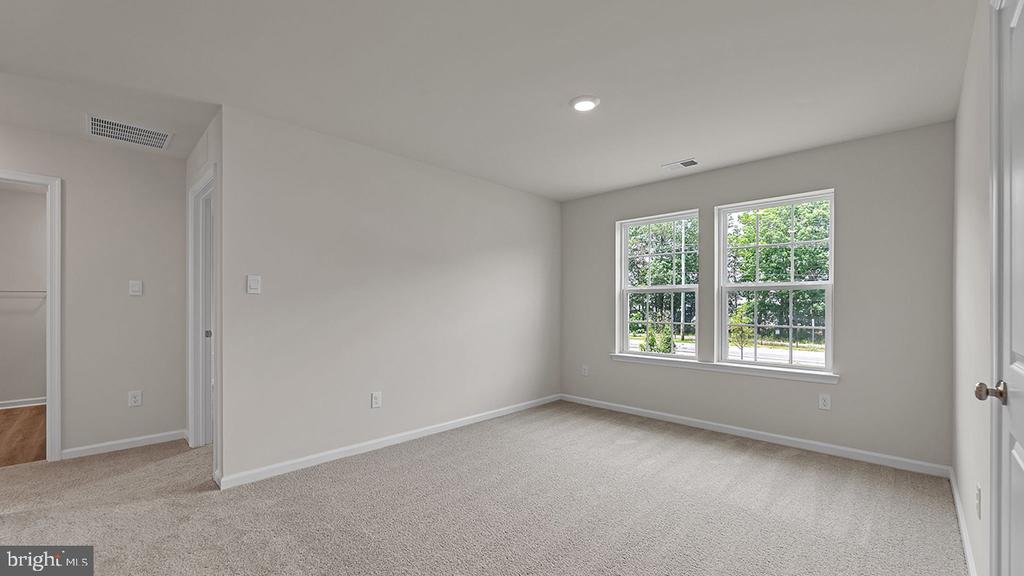 7 DAHLIA COURT
