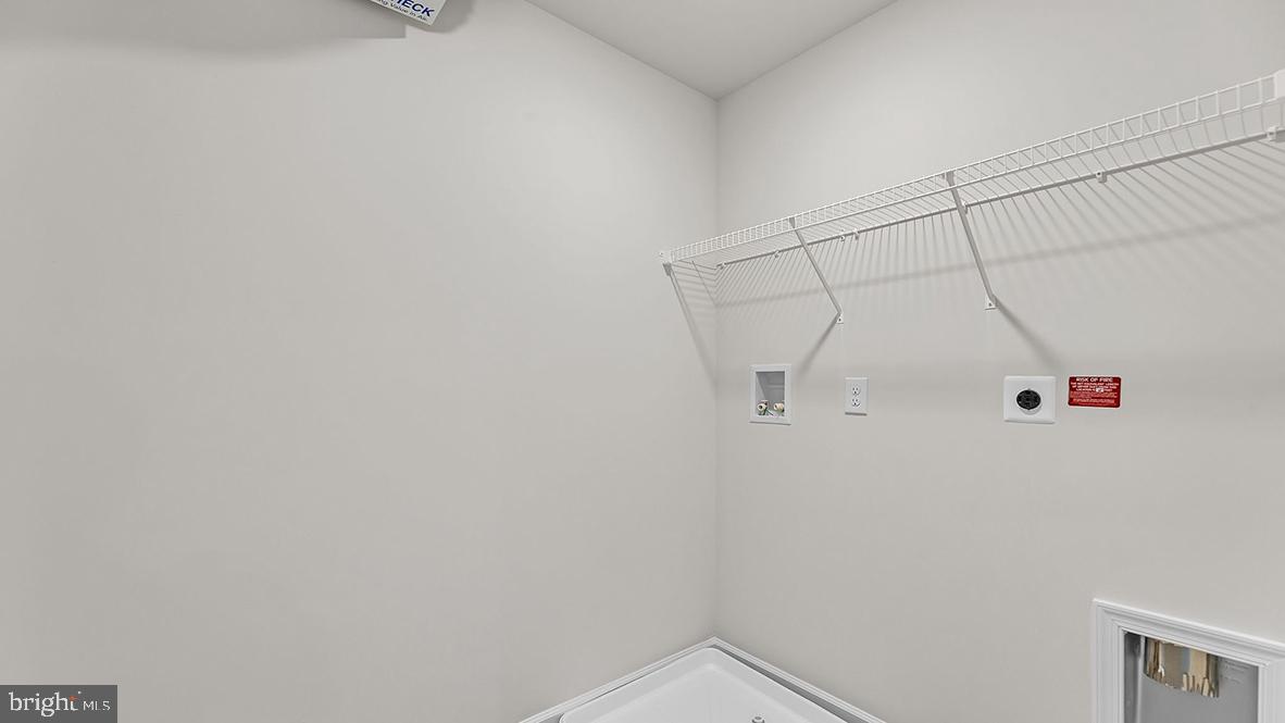 7 DAHLIA COURT