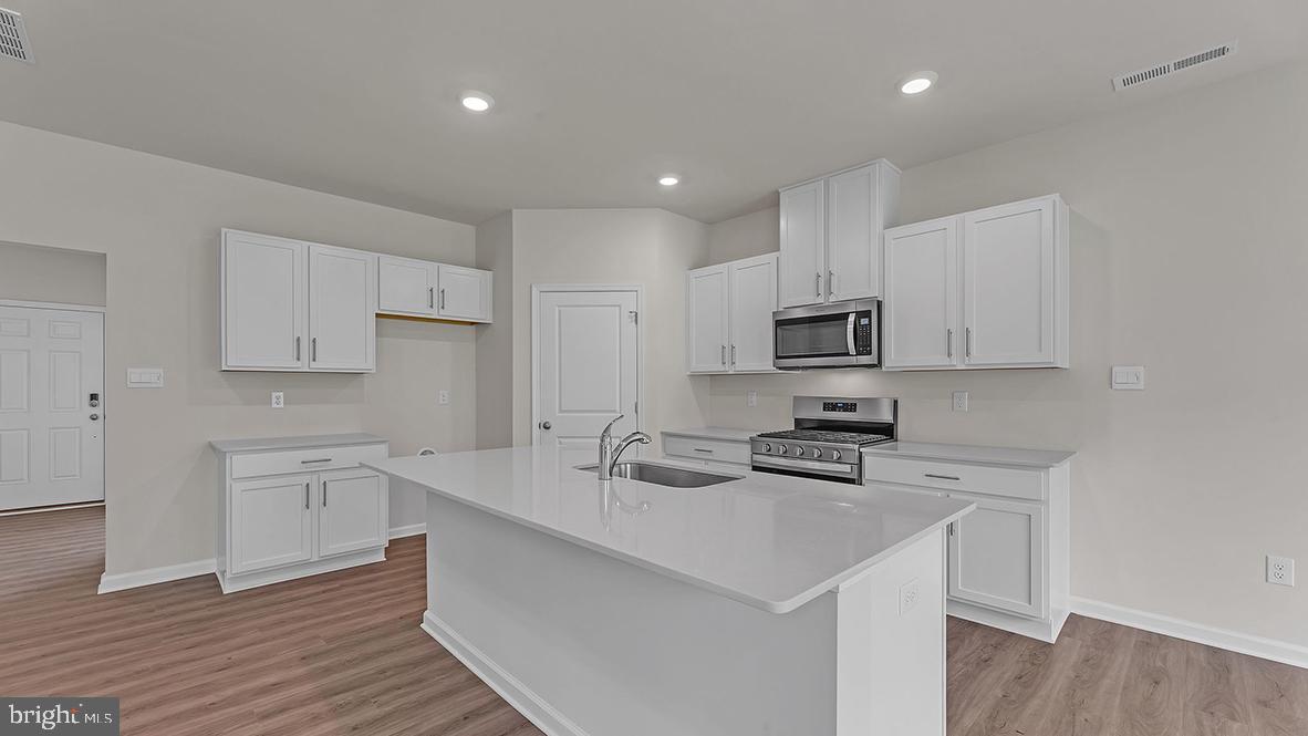 7 DAHLIA COURT