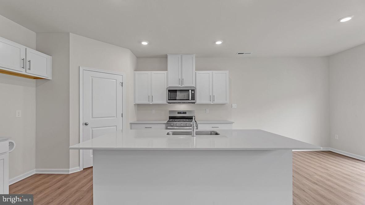 7 DAHLIA COURT