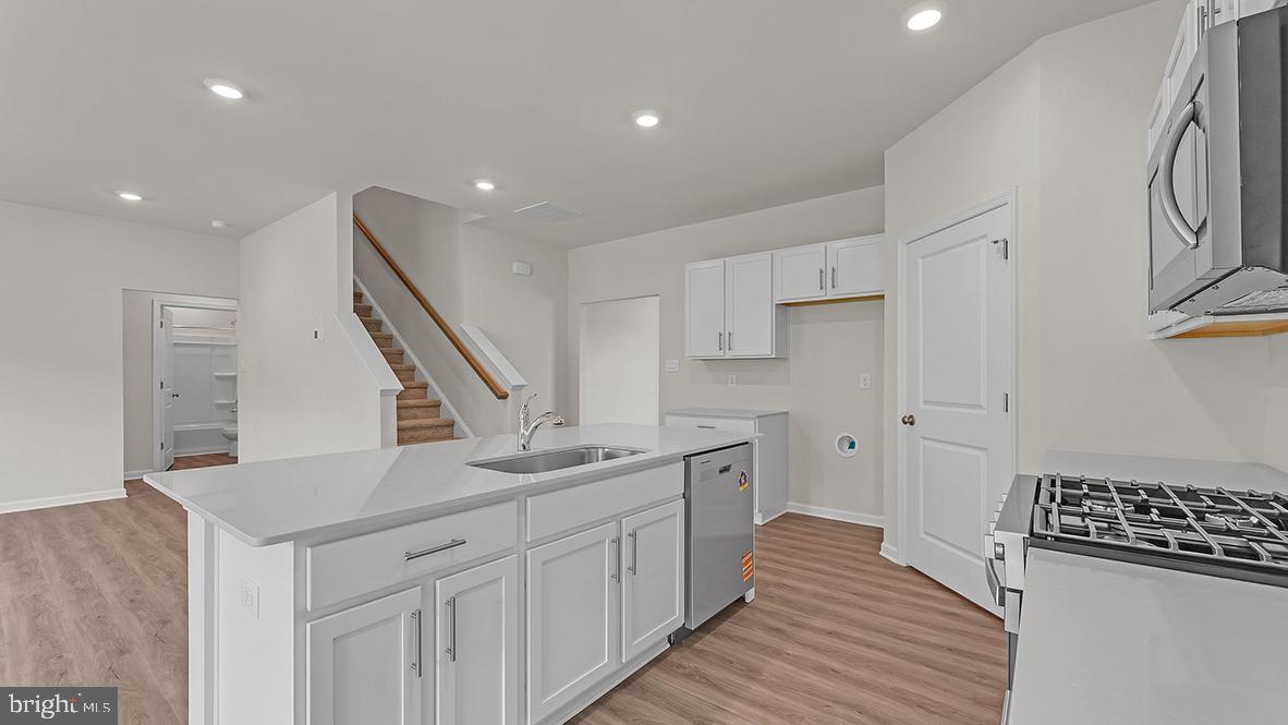 7 DAHLIA COURT