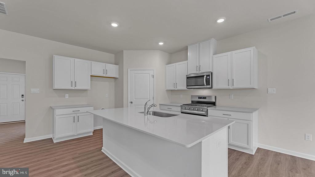 7 DAHLIA COURT