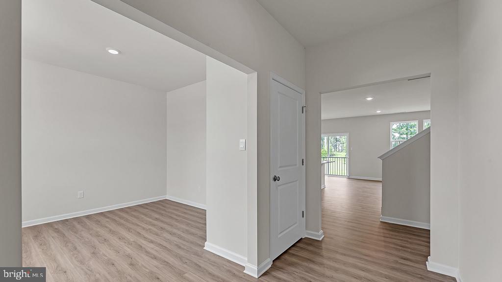 7 DAHLIA COURT
