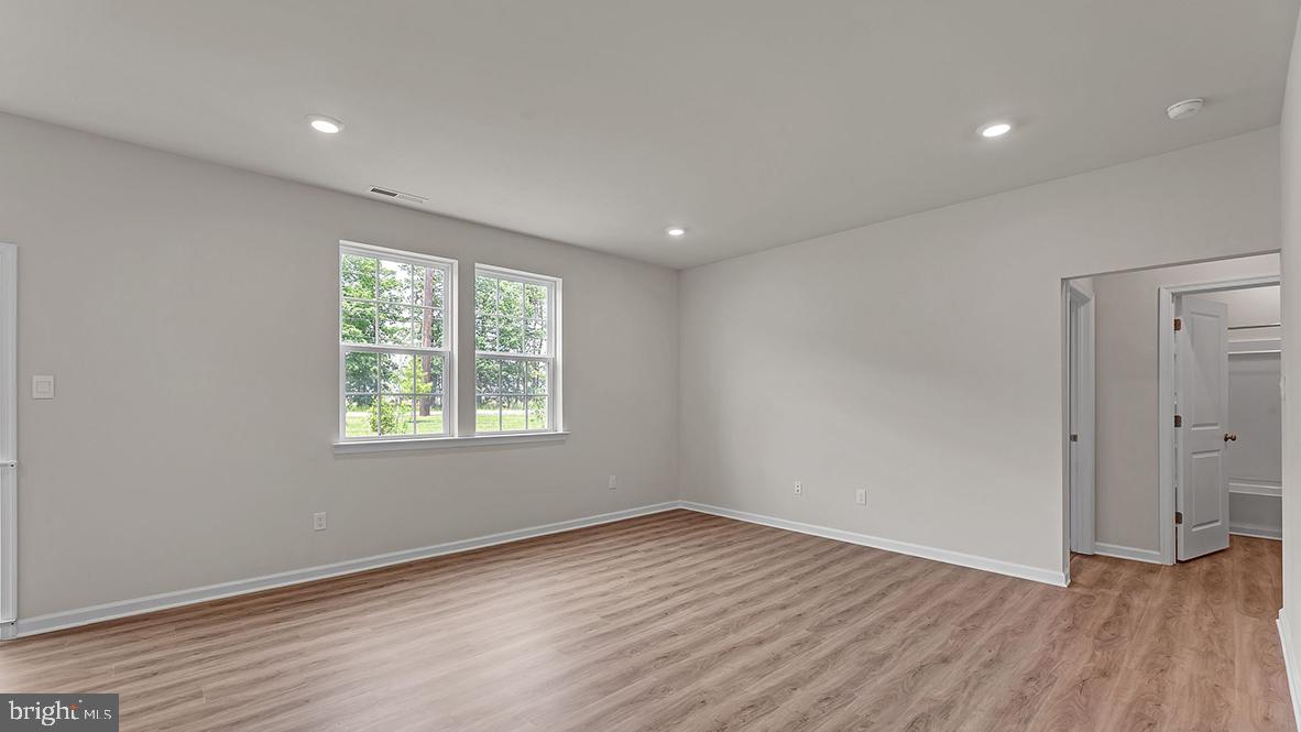 7 DAHLIA COURT