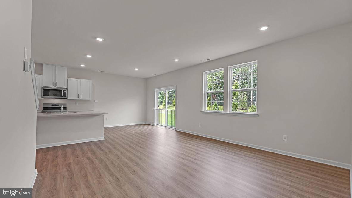 7 DAHLIA COURT