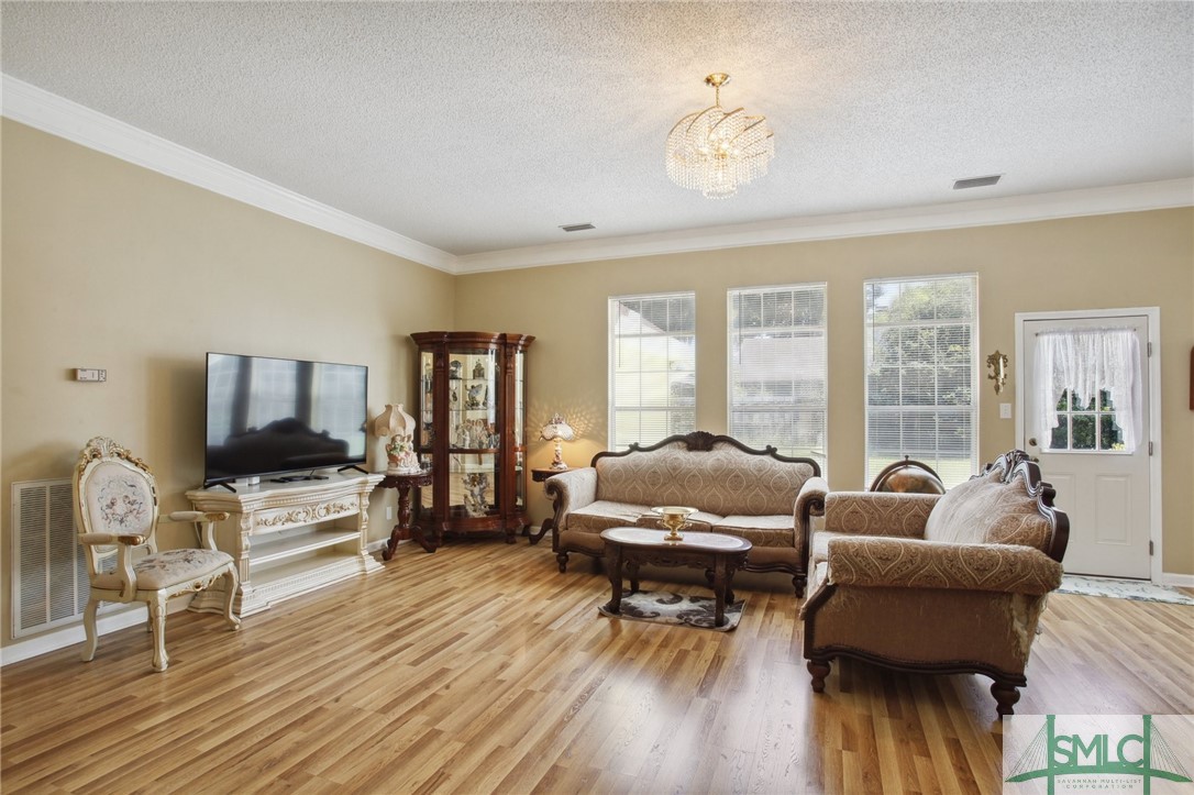 8 Bellingrath Court
