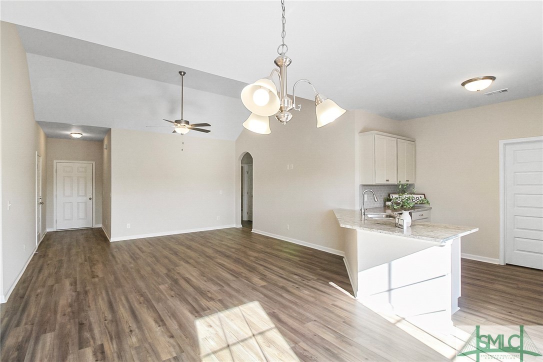 1712 Arnold Drive SE