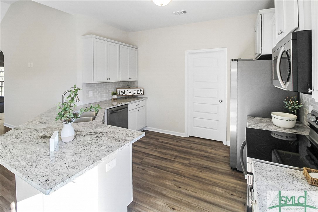 1712 Arnold Drive SE