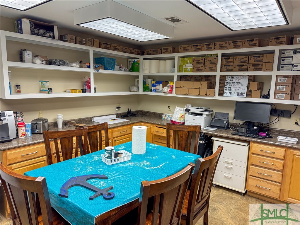 1102 N Columbia (HWY 21) Avenue