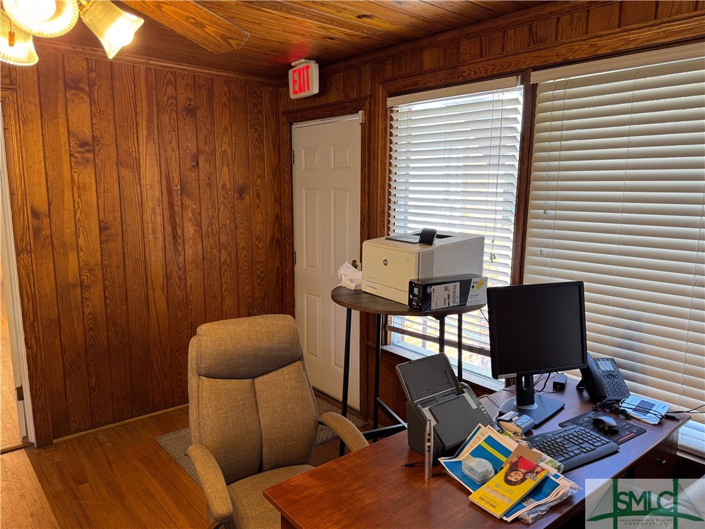 1102 N Columbia (HWY 21) Avenue