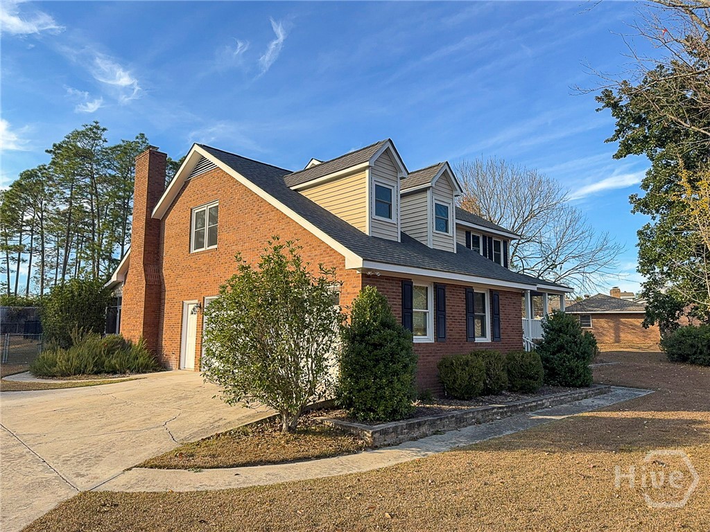 205 Amberwood Drive E