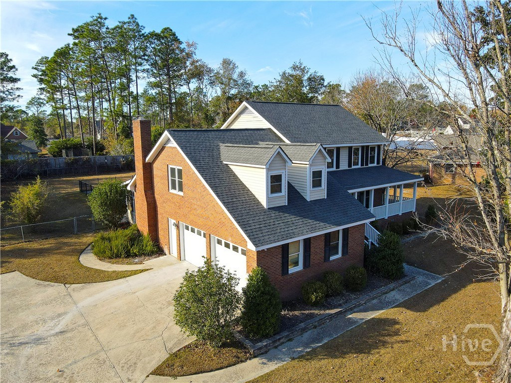 205 Amberwood Drive E