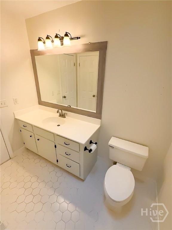 205 Amberwood Drive E