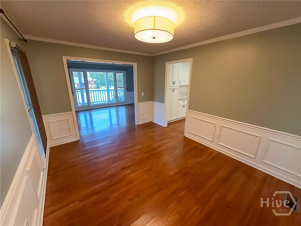 205 Amberwood Drive E