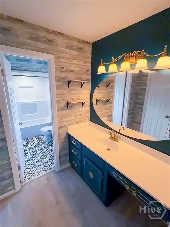 205 Amberwood Drive E