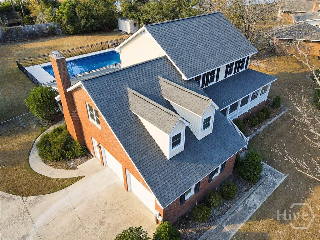 205 Amberwood Drive E