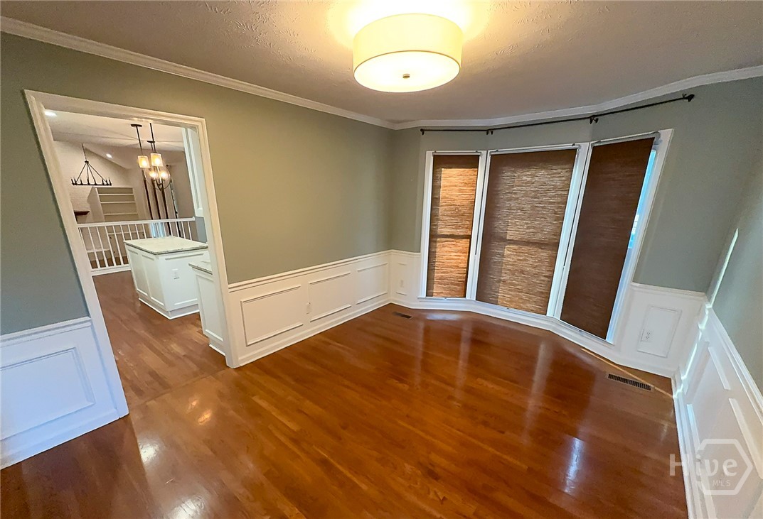 205 Amberwood Drive E