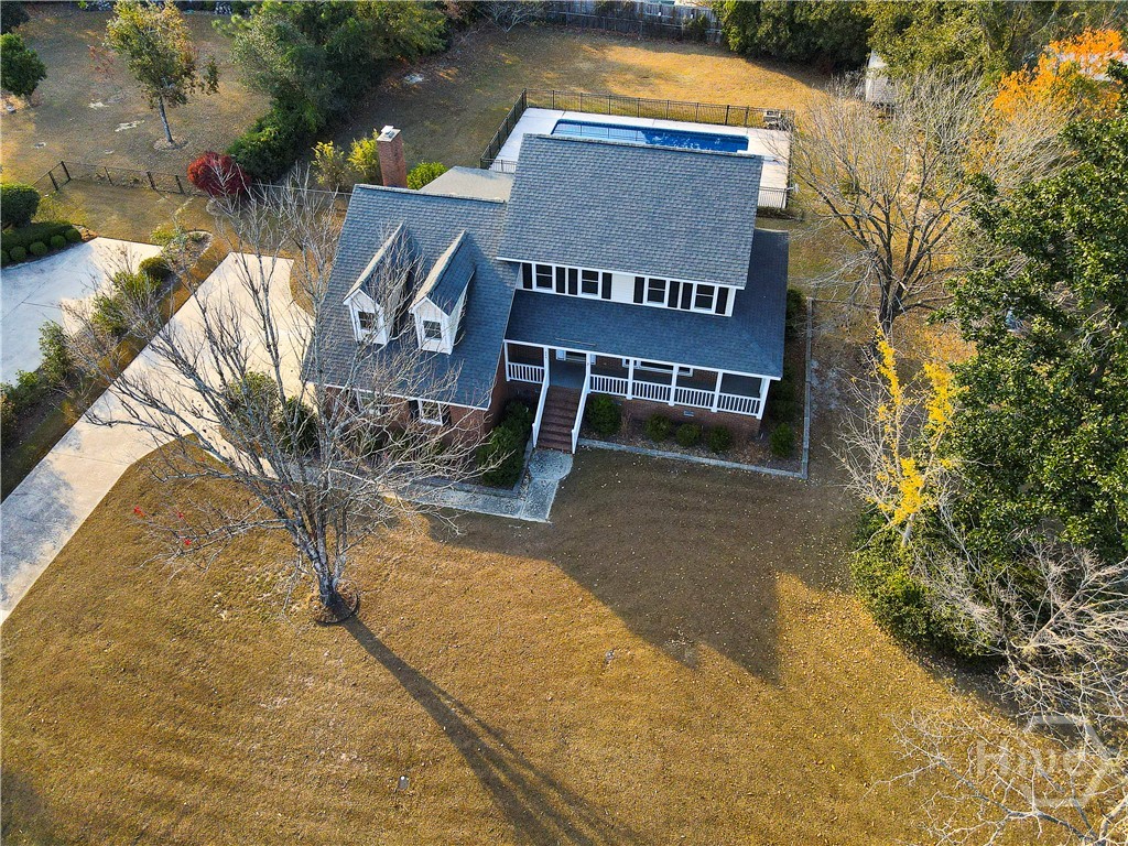 205 Amberwood Drive E