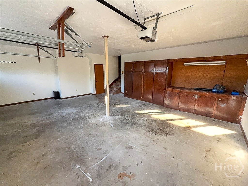 205 Amberwood Drive E