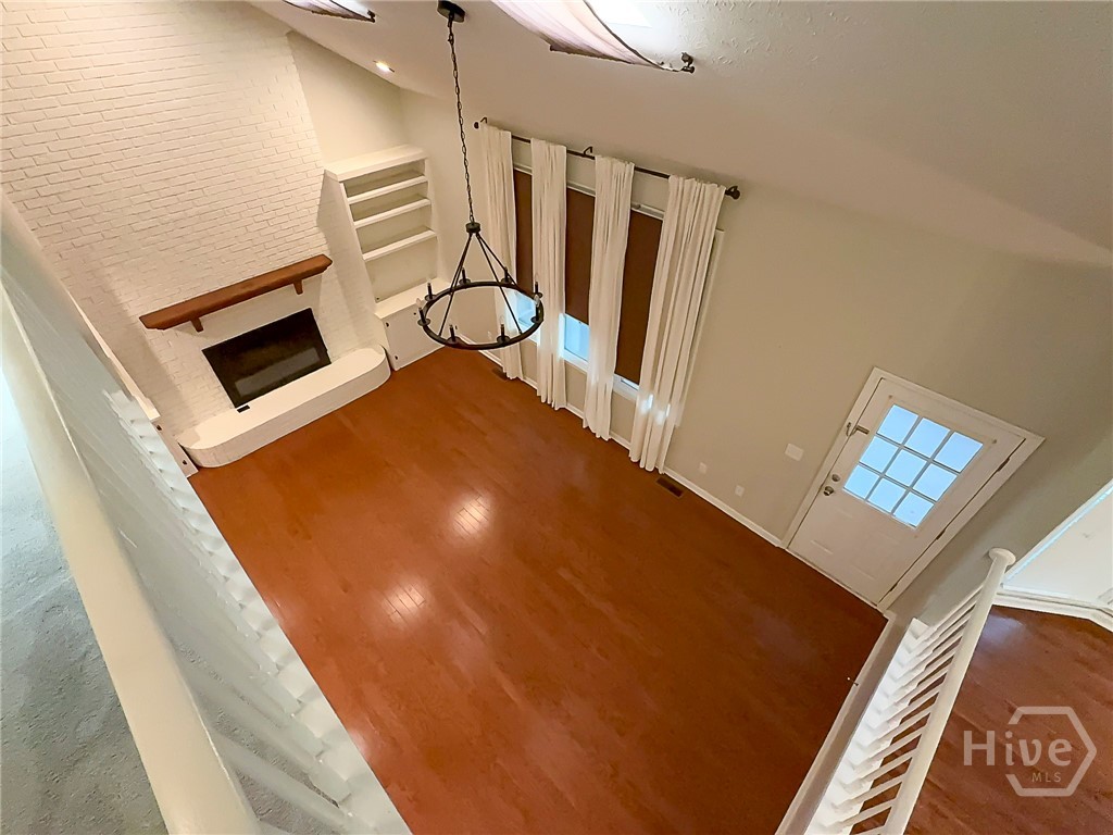 205 Amberwood Drive E