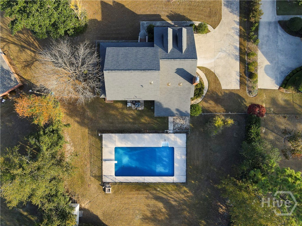 205 Amberwood Drive E