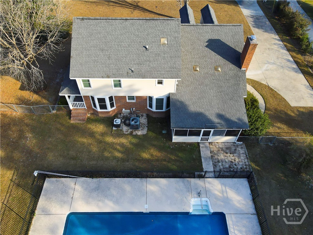 205 Amberwood Drive E