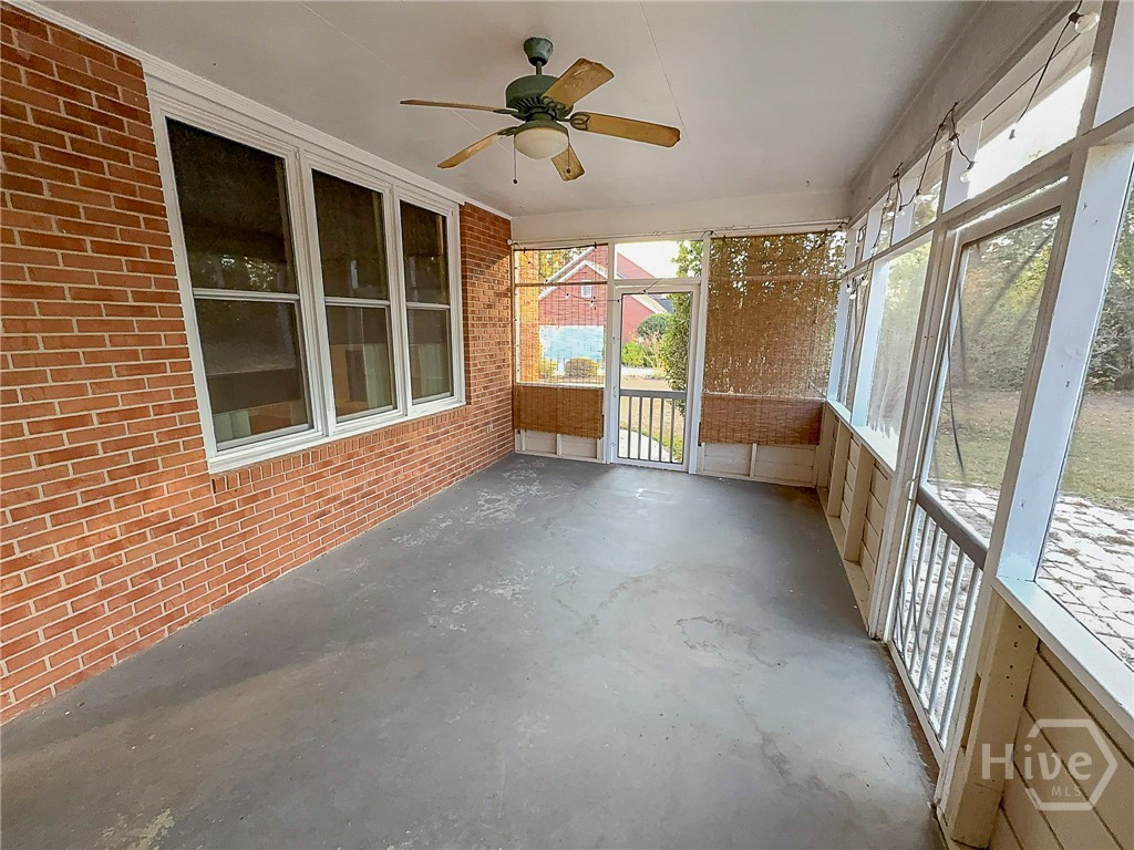 205 Amberwood Drive E