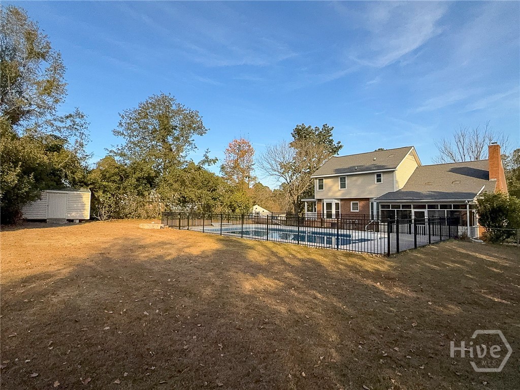 205 Amberwood Drive E