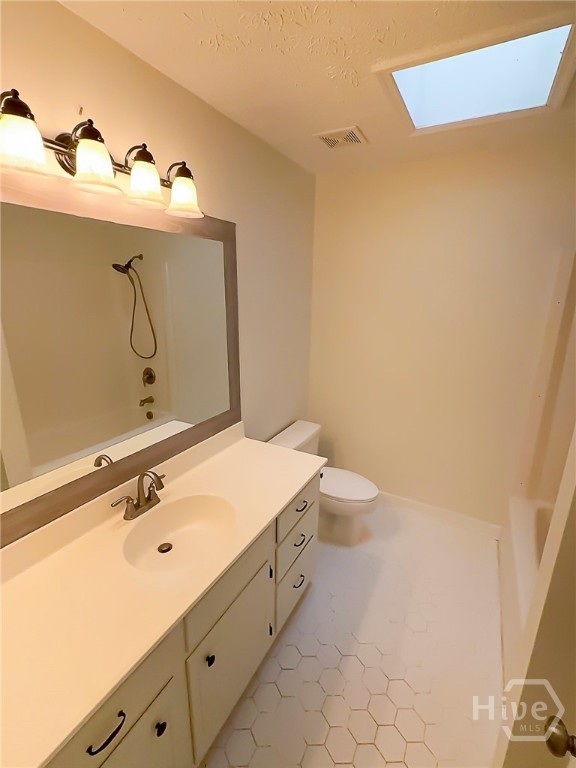 205 Amberwood Drive E