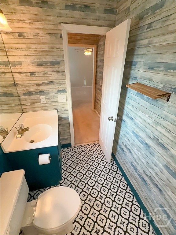 205 Amberwood Drive E